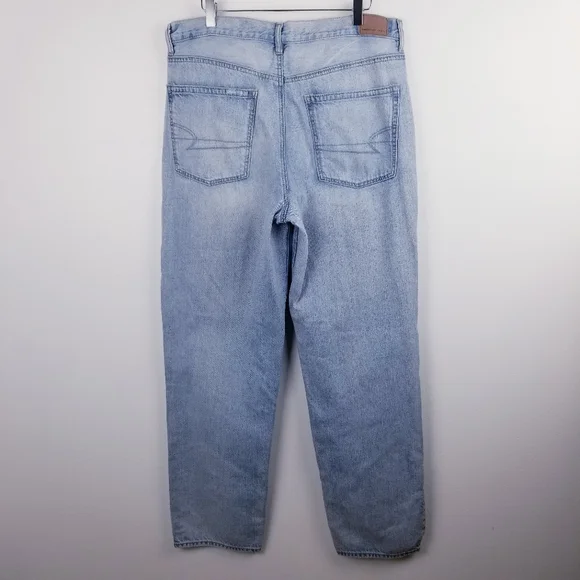 American Eagle 90s Boyfriend Light Wash Distressed Jeans size 12 X-Long - Picture 2 of 11